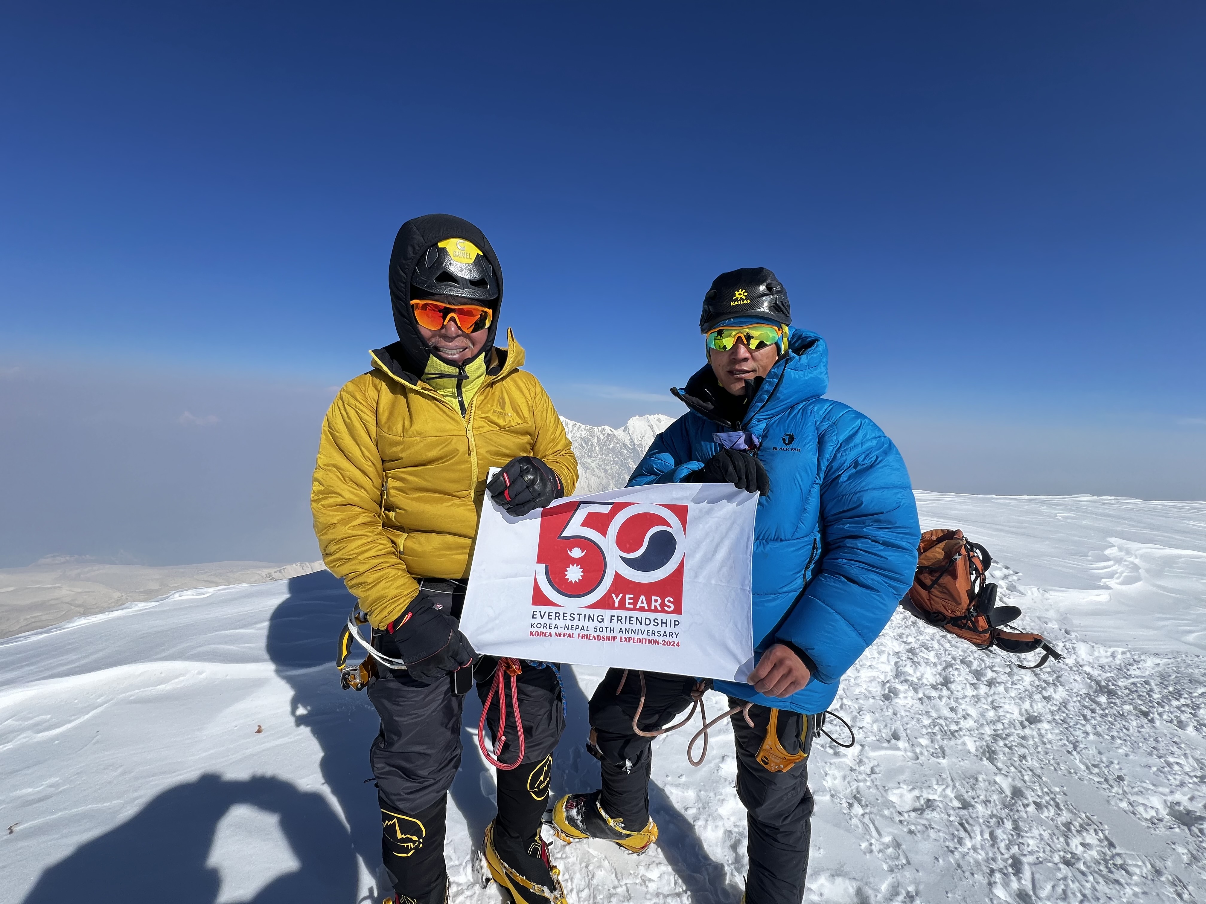 한-네팔 수교 50주년 기념 양국 우호 등반대 Jugal 산 등정 성공 영상